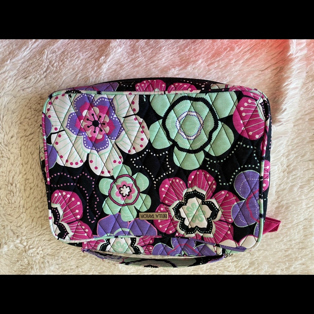 Bella Taylor bible carrier